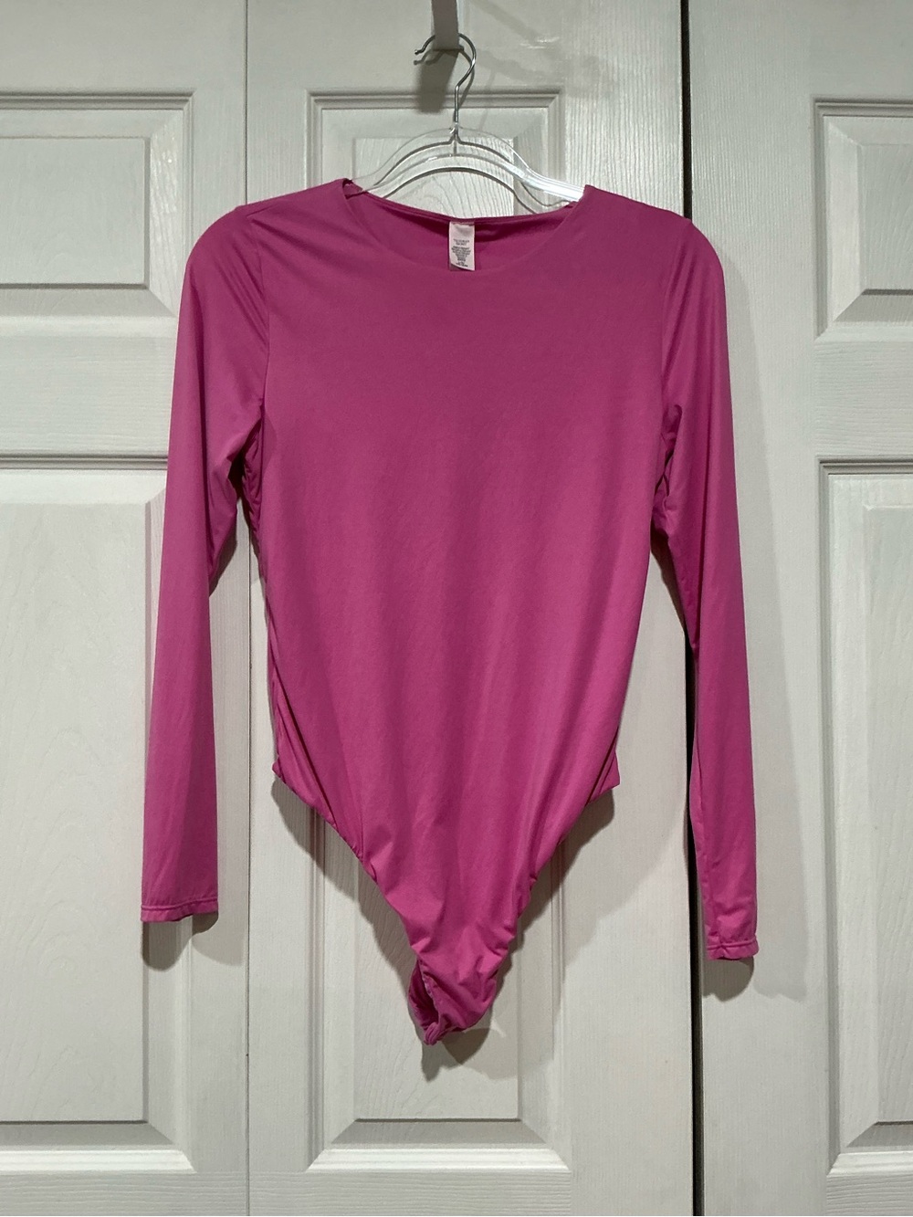 💙 NWT Victoria’s Secret BODYWEAR feather Soft Long Sleeve Pink Thong Bodysuit L